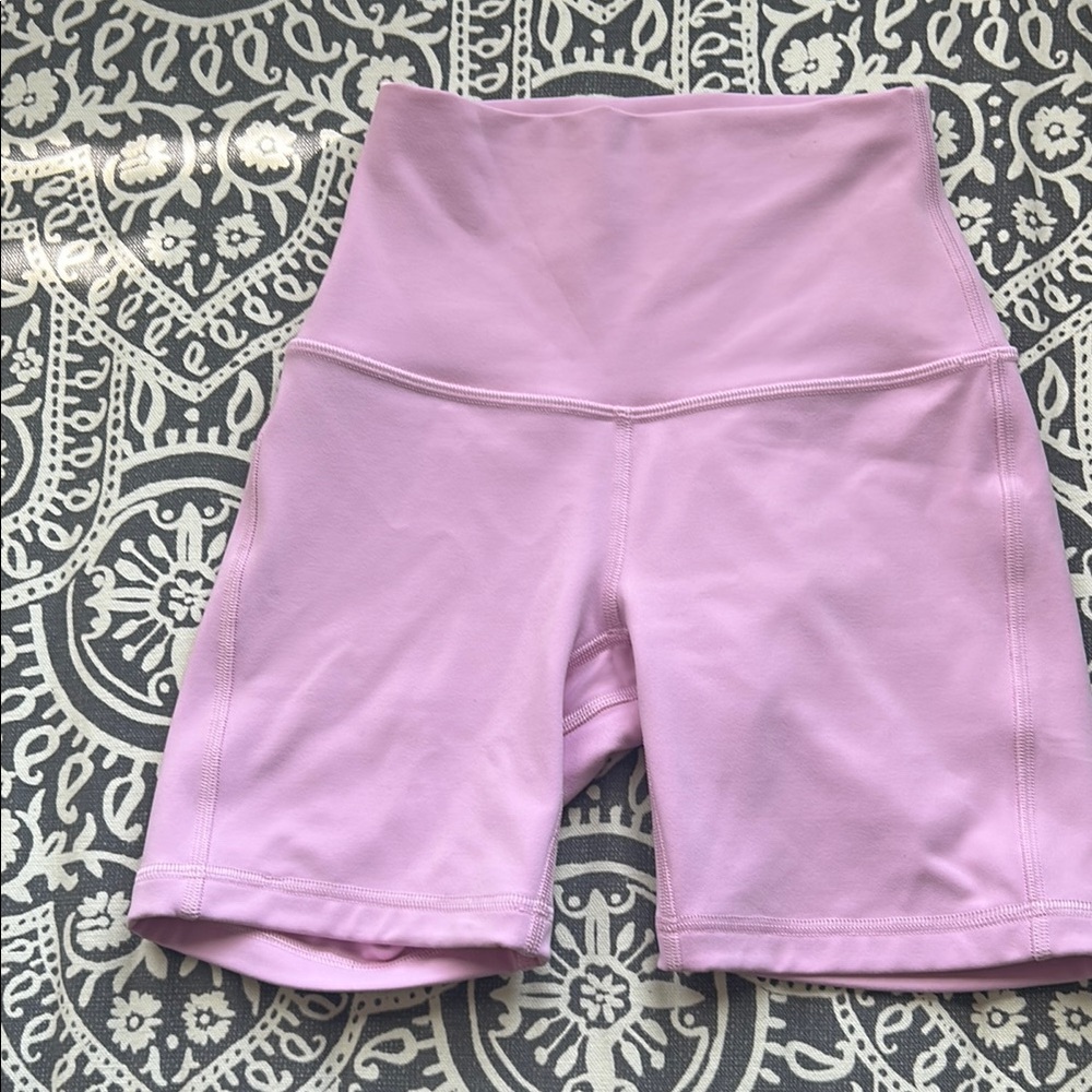 lululemon Align™ High-Rise Short 6"   NWOT 
Color is like a  lavender Frost